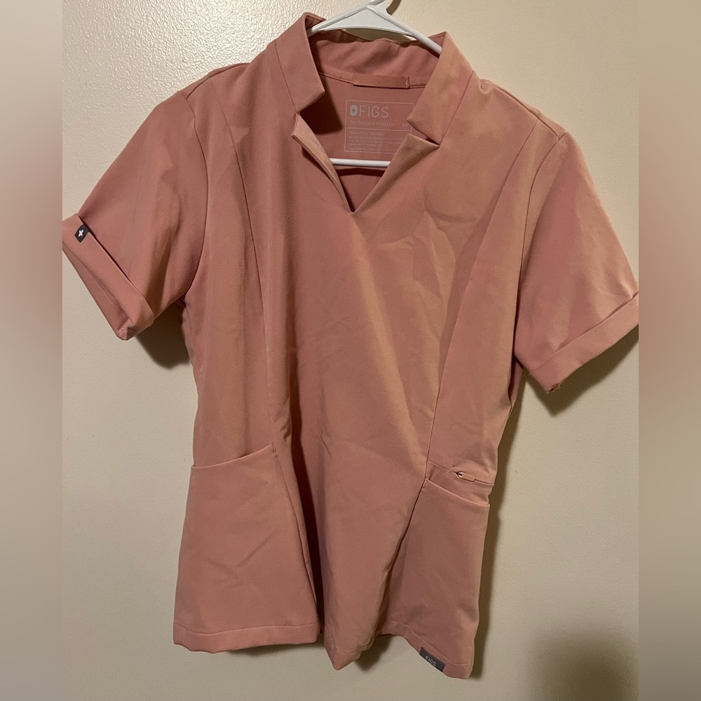 FIGS Inala Slim Scrub Top Light PINK Womens